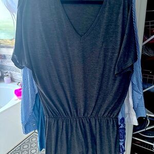 Elegant Gray Women's Top 1X (says 2X fits like 1X)
